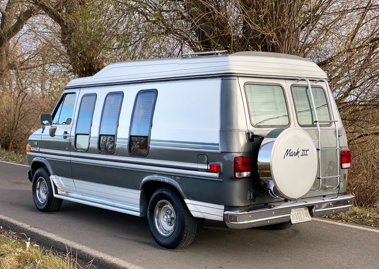 GMC Vandura 2500 MARK III - Garage V8 Trnava